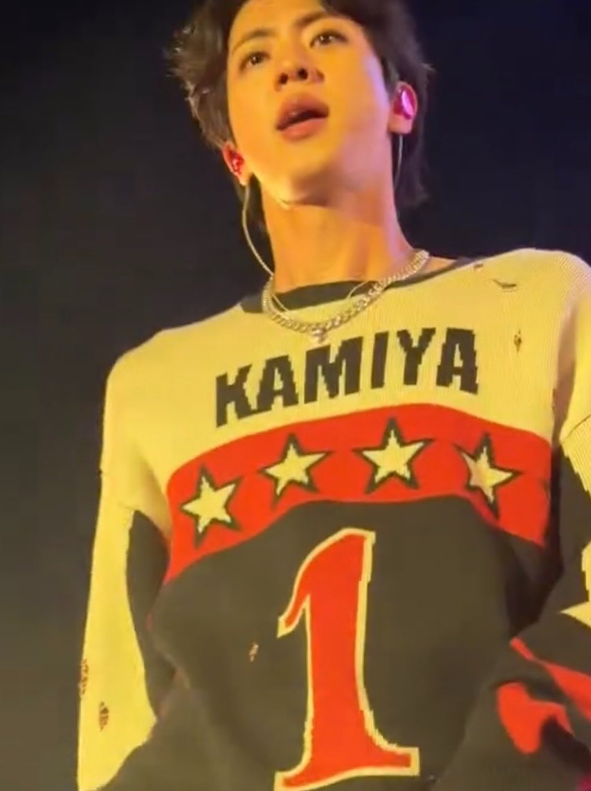 jinnnieluv's tweet photo. Kim “looking good in every angles” Seokjin https://t.co/2DxA56ZkyI