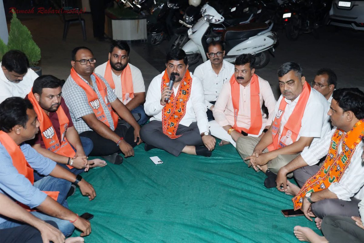 Lalitvaishnav25's tweet photo. #मेरावार्डमेरागौरव 
कल 05-10-2026 को वार्ड कि करोबारी एवम टिफिन बैठक संपन्न हुआ वार्ड के प्रभारी श्री अनिल भाई पटोंलिया जी वार्ड पार्षद Dinesh Rajpurohit Dipak Rabari Bjp https://t.co/CQmWyAticR