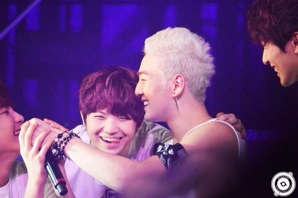 coupzikyeom's tweet photo. 👤: “i see (baekho) oppa and woozi oppa are really close ㅋㅋㅋ when i see their videos, they’re so cute and funny ㅋㅋㅋㅋ”
🐯: “we have the closeness of sleeping in one bed since we were 16 years old..ㅋㅋㅋㅋㅋ”

so cute :(( i guess the nuventeen (trauma) bond is forever 😭❤️‍🩹 https://t.co/2bE4RXLX9f