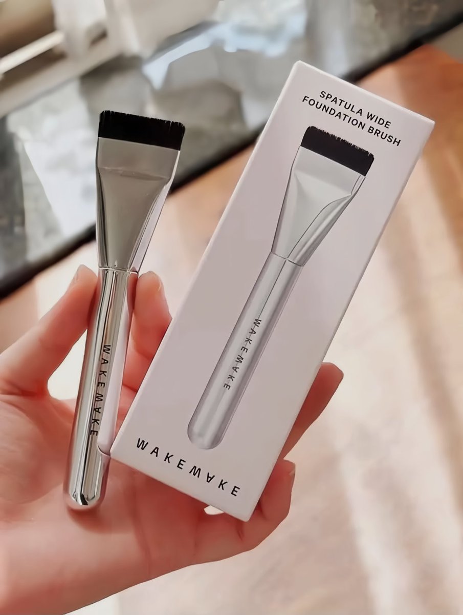 veoary's tweet photo. MAKASIH MBAK WATSONS😭
ternyata selama ini masalahnya bukan di foundation tapi di brushnya, pake ini jadi jauh lebih gampang diratain dan hasilnya lebih smooth🥰 https://t.co/Ae8nkNzLEb