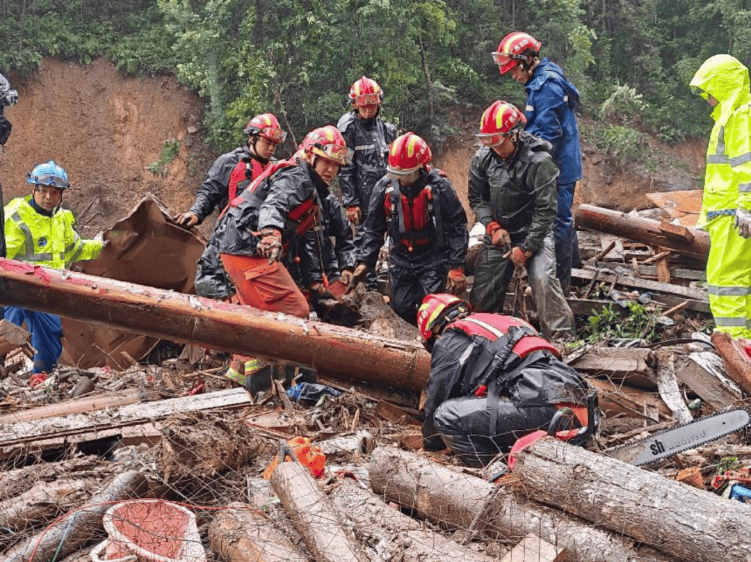 LeahLanglepgom's tweet photo. Equipo de rescate usó métodos de búsqueda precisos y avanzados para salvar vidas en la emergencia!， https://t.co/4BGtOnblA4