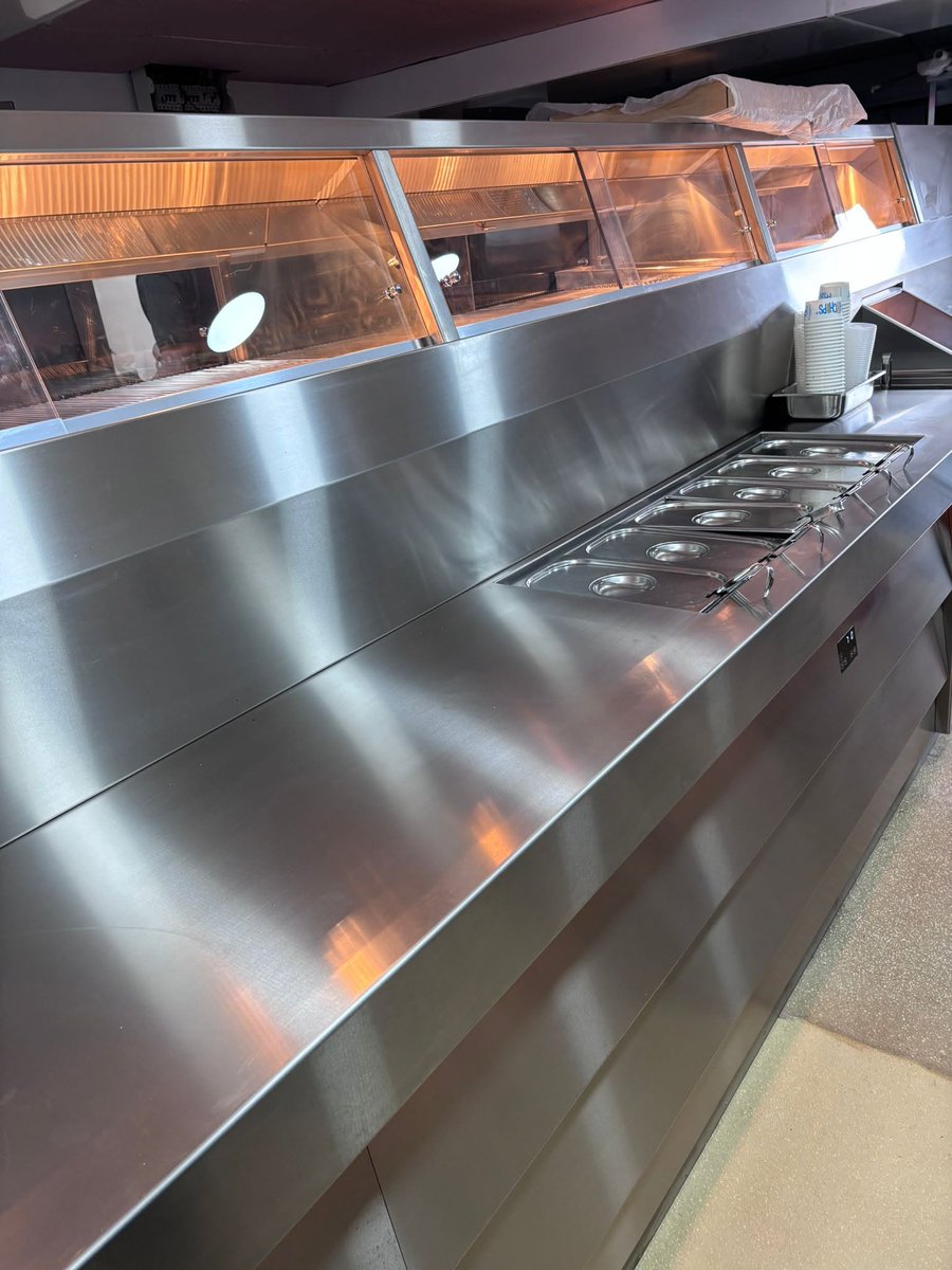 KFELtd's tweet photo. Happy #nationalcurryweek 🌶️

Keep your #currysauce fresh, warm and close to hand by incorporating a bain marie into your next Kiremko.

We can configure them in 1 row or 2, vertically or horizontally, positioned to the left, right, evenly spaced, or integrated into your counter. https://t.co/sNdDMTpZBW