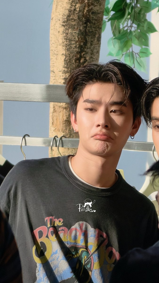 Piozas's tweet photo. วันนี้เฮียเก้อ หล่อมาก สุดแสว้กแก๊ก จบการรายงาน รักนะคะ 
#RepresentTHXBUS 
#RepresentTHxTHAI #THAIchayanon https://t.co/zxkvM925Ot
