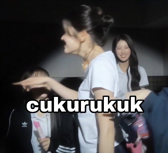 faliennn's tweet photo. alamak dh jadi meme 😭😭😭 https://t.co/0BlMjQUKNk