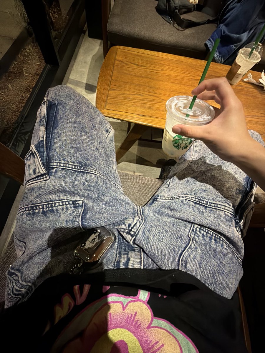 znzywr's tweet photo. 一緒にカフェいってくれるひといる?☕️ https://t.co/ah6ESQW8RO