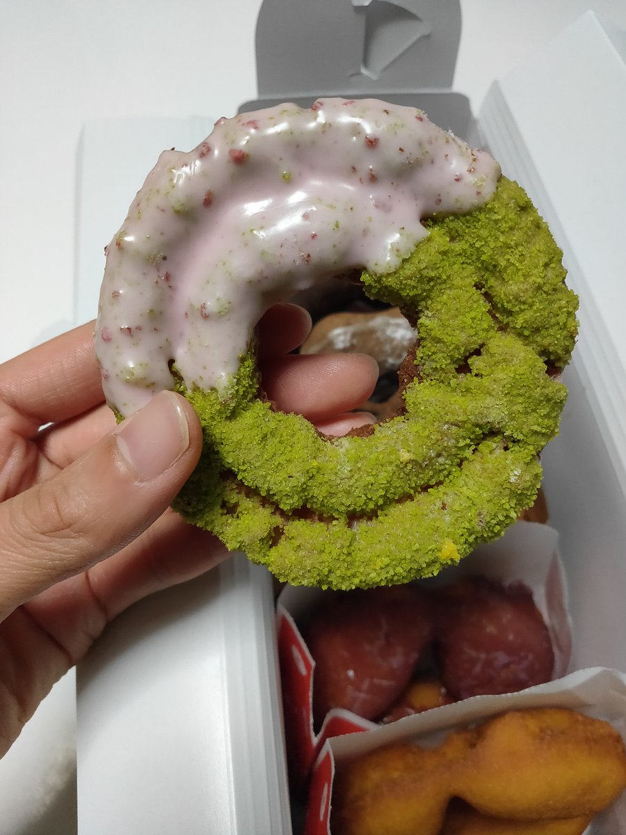 hime_estrella's tweet photo. ストロベリーグリーンファッションはファンシーちゃんかな？？🍩�� https://t.co/ohE4YNekAb