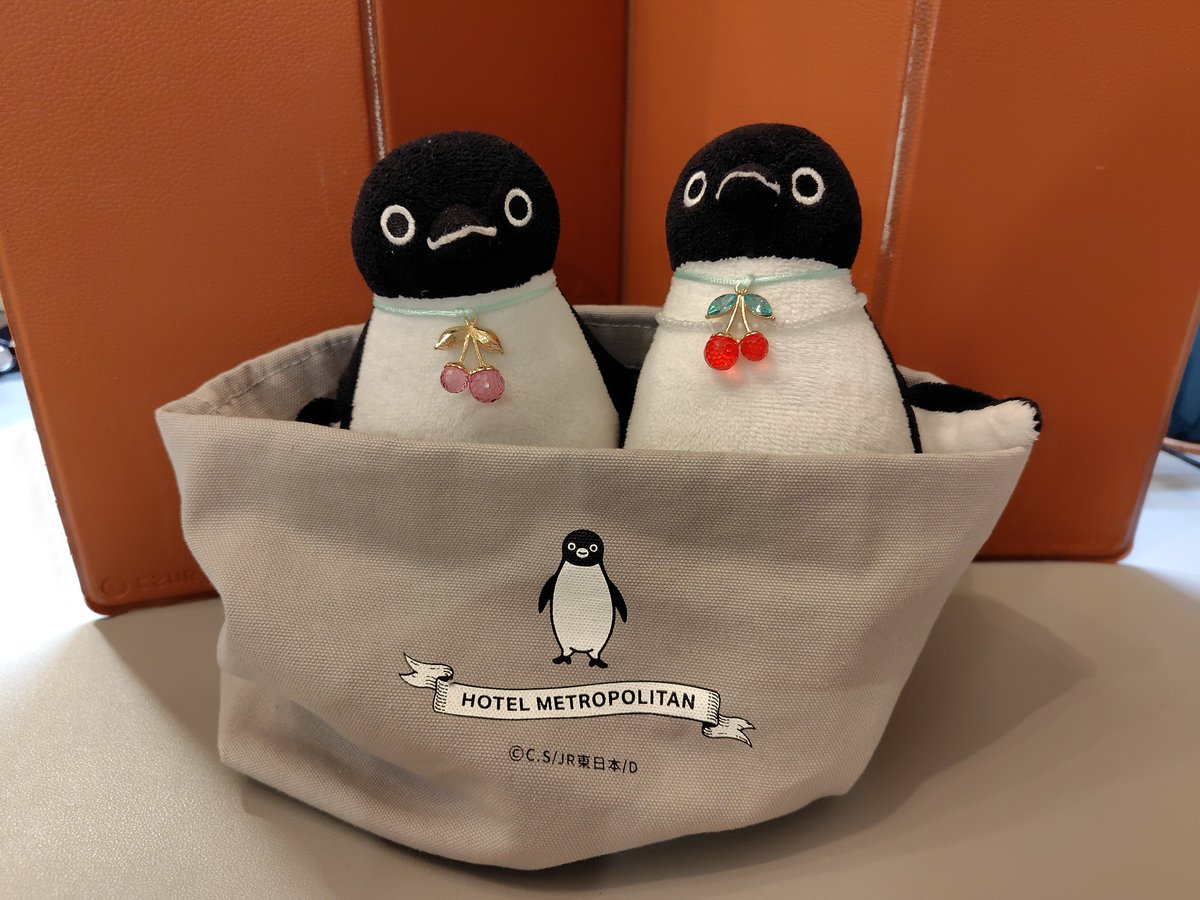 educareroom's tweet photo. 指導中の私立高校の生徒の修学旅行行き先海外。小中高公立の地方民からするとすごい。でももっとすごいのは東京都港区の公立中学校。修学旅行はシンガポール。家庭負担は一律5万円にその他諸経費。やはり経済的に裕福じゃないと住めない街という印象😅Mペンは一番遠くまで行ったのは名古屋・岐阜かな🐧 https://t.co/fyATlzQTgp