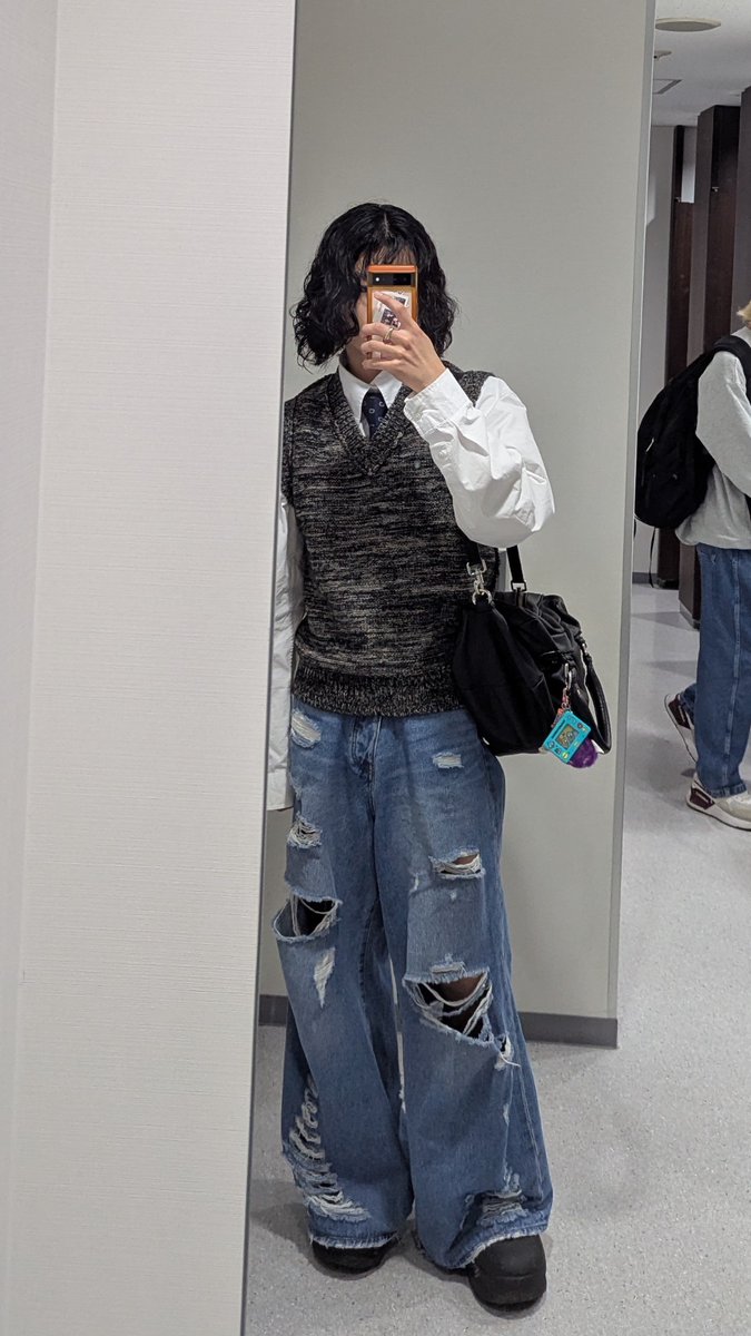 sawada_nicobar's tweet photo. そういえば澤田ってファッション好きとか言ってるけど私服どんな感じなんって方も多��うなので私服を投下ჱ̒՞ ̳ᴗ ̫ ᴗ ̳՞꒱
服好きな方とお話ししたいな〜 https://t.co/phhcLYMdNO