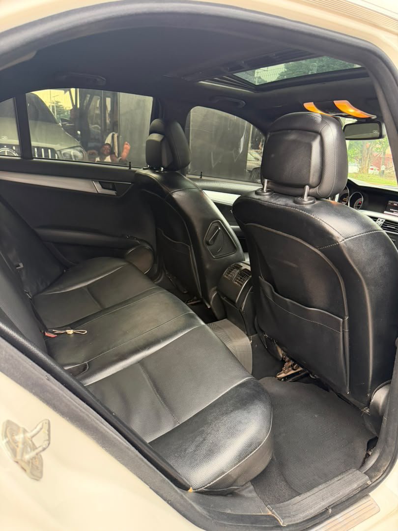 FtEE_autos's tweet photo. NEATLY USED 2013 MODEL 
M-BENZ C350 WITH DUTY FOR 8m ABUJA https://t.co/dzBhw4ruaM