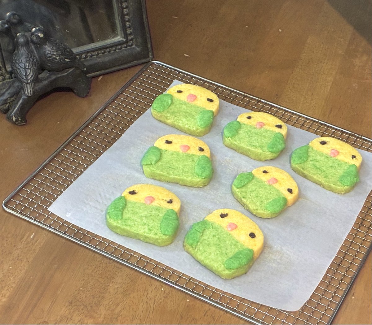 MAISONDE6's tweet photo. こんばんは！
まだバタバタしていて
投稿がままならない中…
クッキー君クッキーを
焼いてみました🍪
(サブレかな…？)

こちらももう少し味や
材料の配分を調整してから
メニューに添えたいと考えて
います😊
お楽しみに〜🎶

⁡#沖縄
#浦添
⁡#雑貨屋
#鳥好きさんとつながりたい https://t.co/eqLgm56f22