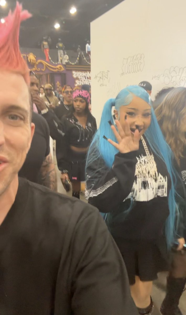 Allaccessusa's tweet photo. π₯ ALL ACCESS USA x NORTH WEST π₯
North West was the LIFE OF THE PARTY at ComplexCon LA! ππ― She pulled up with a fresh new drop at the show and even had her OWN ICE CREAM! π¦π₯
#AllAccessUSA #NorthWest #ComplexCon #ComplexConLA #LosAngeles #Streetwear #Fashion #NewDrop https://t.co/GmrKHeE3vK