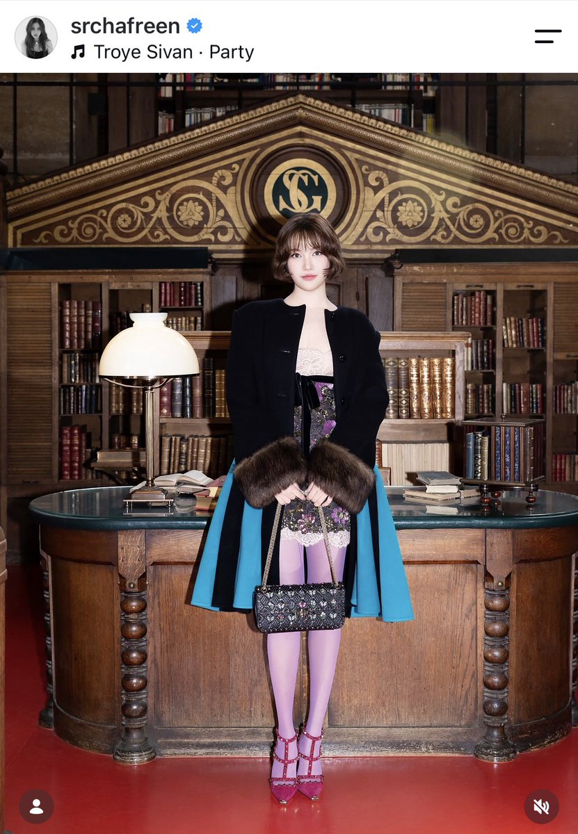 chau_quynh52503's tweet photo. A chapter to remember!

SAROCHA X VALENTINO PFW SS27
#srchafreen 
#ValentinoSS27xFreen
#ValentinoAntibiblioteca https://t.co/lKdLIfXegB