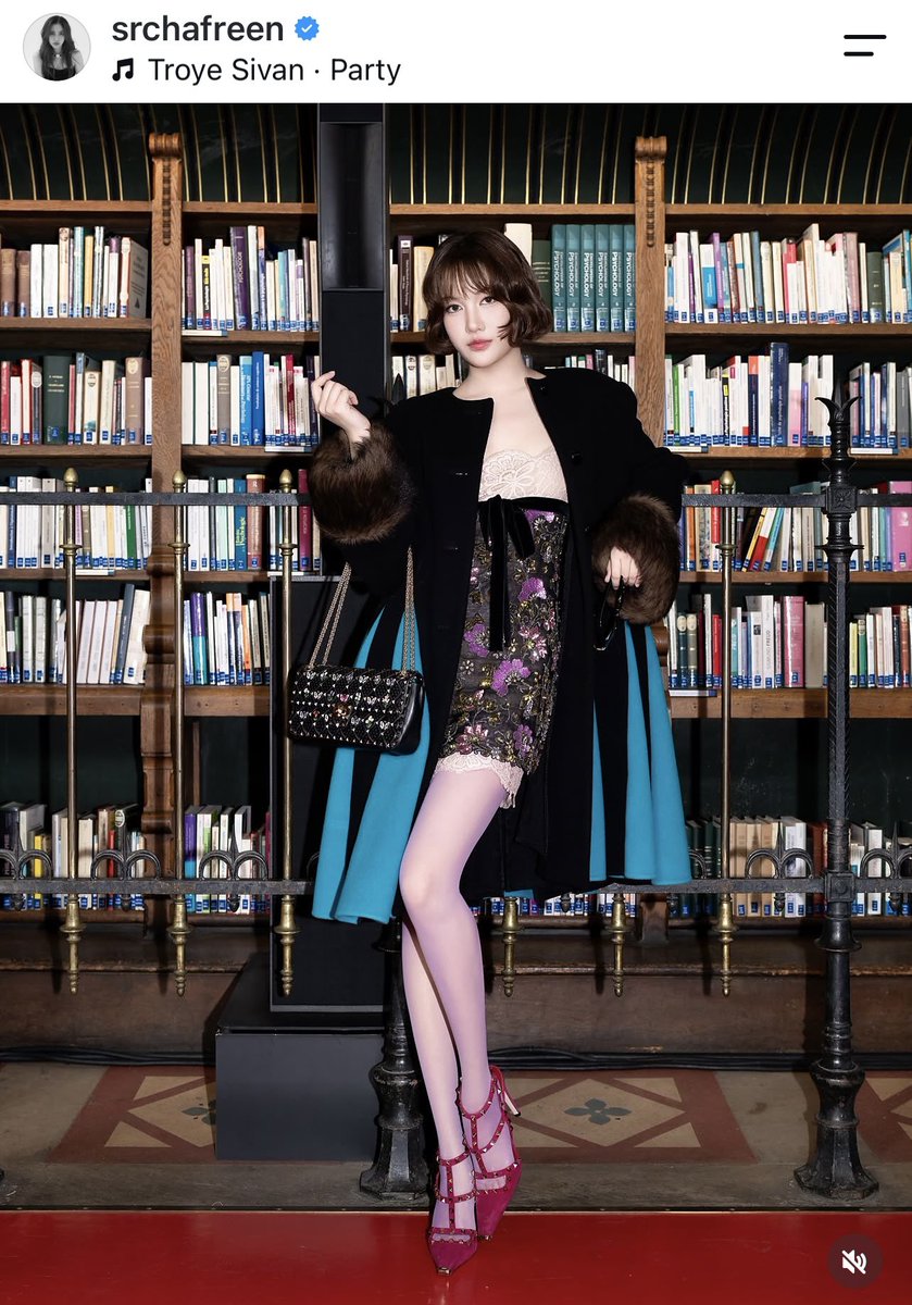 chau_quynh52503's tweet photo. A chapter to remember!

SAROCHA X VALENTINO PFW SS27
#srchafreen 
#ValentinoSS27xFreen
#ValentinoAntibiblioteca https://t.co/lKdLIfXegB