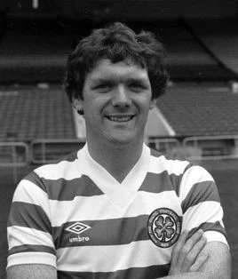 MarkAdairkw's tweet photo. ON THIS DAY 5th OCTOBER 1977
Stirling Albion 1-2 Celtic - League Cup
At just 18 years old, Aitken was handed the captain's armband for the first time in a League Cup match against Stirling Albion. He marked the  occasion by scoring the winning goal
Goals - Doyle (30) Aitken (60) https://t.co/4RtYKykGoA