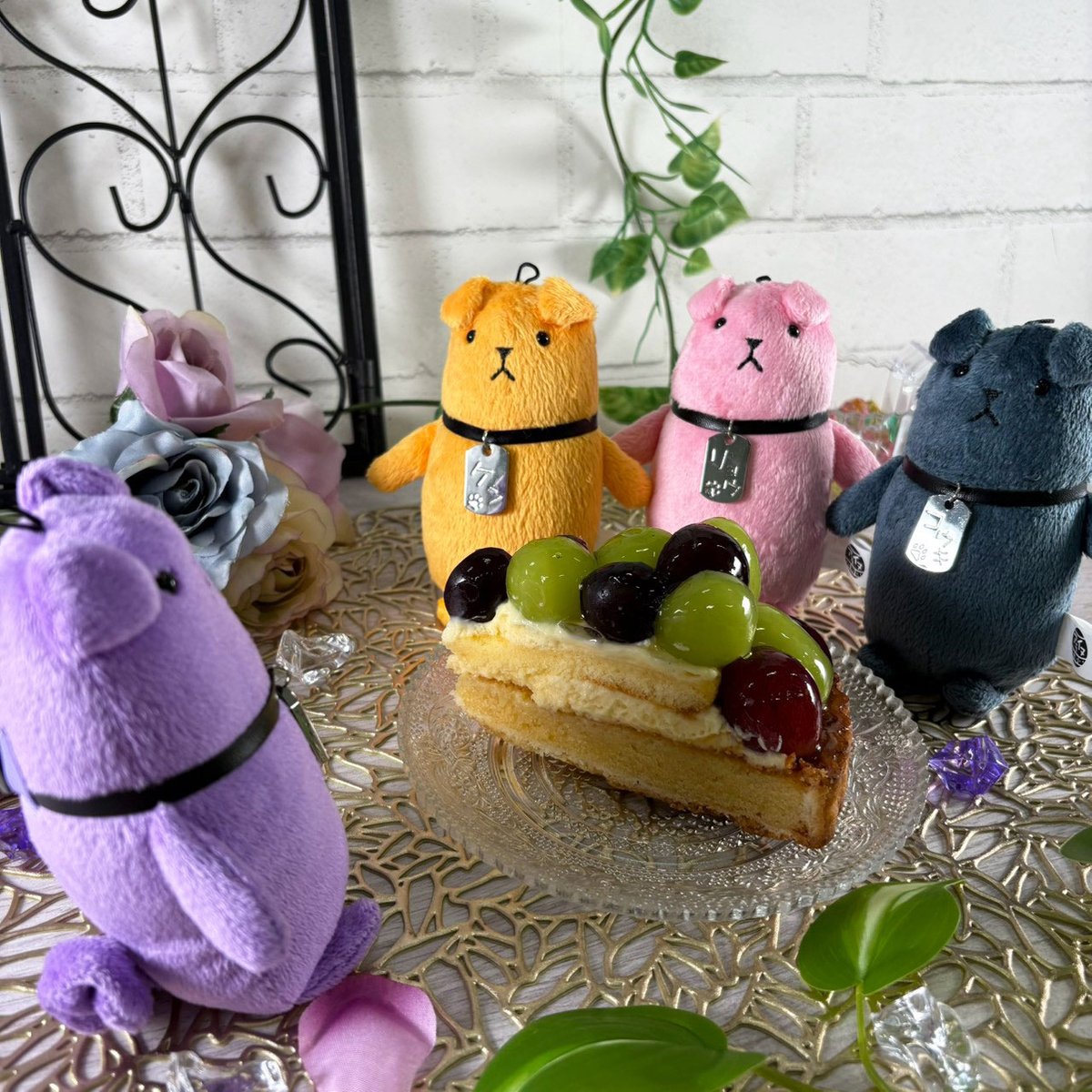 aliveinfo1's tweet photo. ☆本日は衛誕生日③☆

剣「俺たちが30代に近づくにつれて、衛の最年長アドバンテージも心なしか薄れてきたよなー」
衛「うっ。俺、皆のお兄さんじゃなくなりかけてる…？」
涼「アドバンテージなんて最初からあった？」
衛「(´･ω･`)」
昂「大丈夫だ、衛。お前は最初から、俺たちにとって特別なお兄さんだよ✨」
衛「コウくん…！(´；ω；｀)」
剣「確かに年齢的なものは置いといて、『特別なお兄さん』ってのはわかる」
涼「最近の衛は、作曲家としてまたひとつ上のステージに到達した気がするしね」
昂「ああ。俺と誠のドラマ主題歌では随分と悩んでいたが、その経験で培ったものがGrowthの楽曲にも返ってきているような気がする。これも衛の成長だな？」
剣「あー確かにグロースしたよな！難易度もまたグロースしてた気がするけど…(笑)」
衛「何だかすみません！」

#藤村衛生誕祭2026