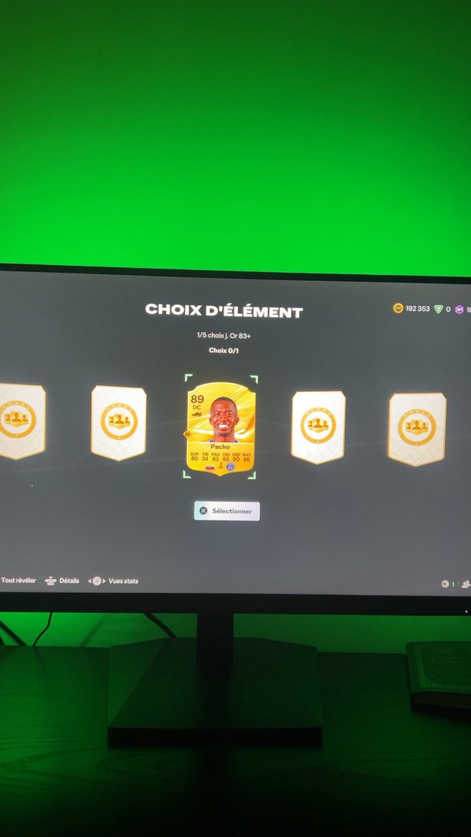 nby6e's tweet photo. @FansdeFUT 10min https://t.co/ZTHK57vFj5
