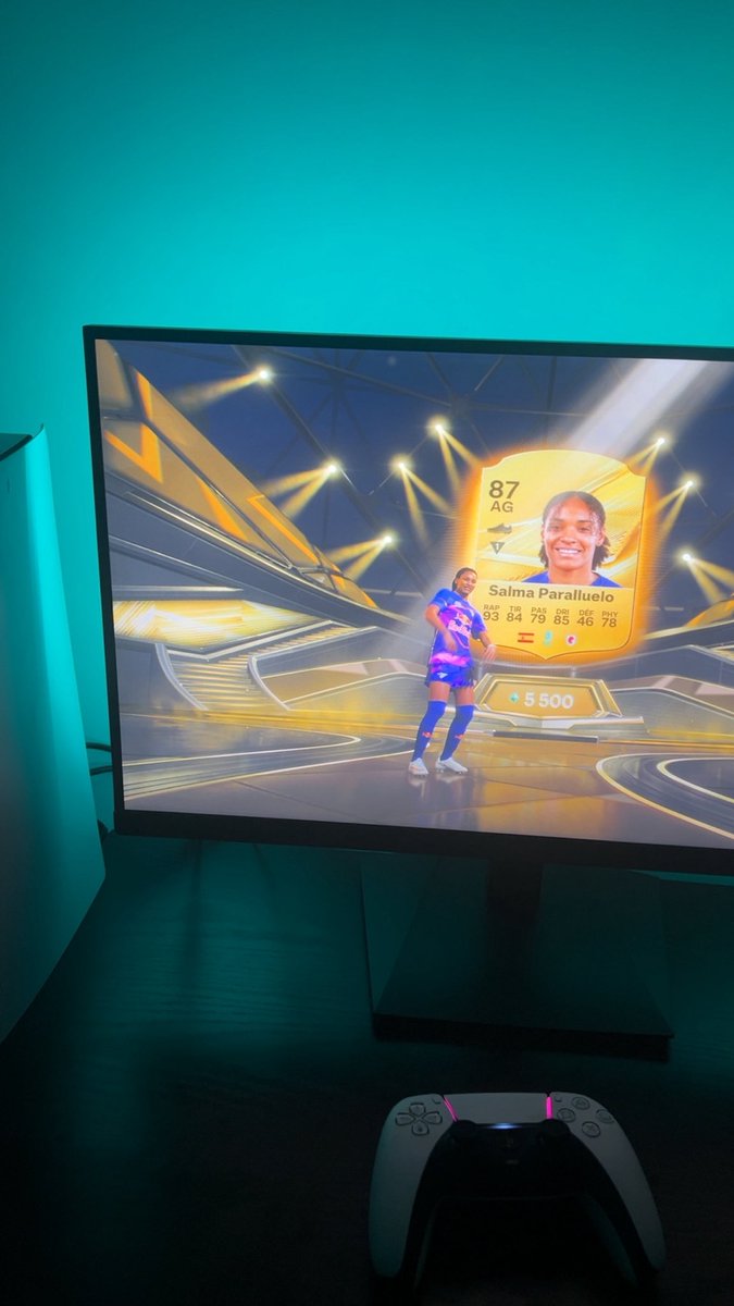nby6e's tweet photo. @FansdeFUT 10min https://t.co/ZTHK57vFj5