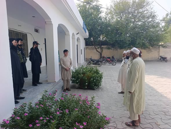 soniayousafzai1's tweet photo. Teachers’ Day — Karak
On World Teachers’ Day, ADC General Karak Sahibzada Samiullah visited government schools, met teachers, reviewed educational facilities, and appreciated their services.
#AbsolutelyGreatCDF #GloballyHonouredCDF #PakPrideCDF #GreatRespectForCDF #SymbolOfStre https://t.co/2k3qh04ILT