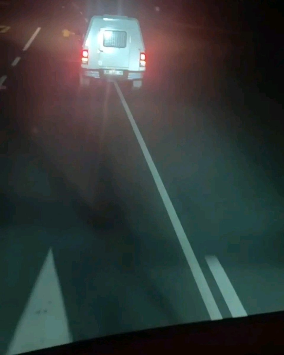 lnnocent191535's tweet photo. 🚨 CRIME WATCH N11 CHASE

Unmarked police van tried to stop Zimbabwean cross-border bus on N11, allegedly fired shots during chase.

Driver reportedly rammed police van, pushing it off the road. Developing.

#N11 #Limpopo #CrimeWatch
 #SANationalUpdates https://t.co/LvdfE17sj8