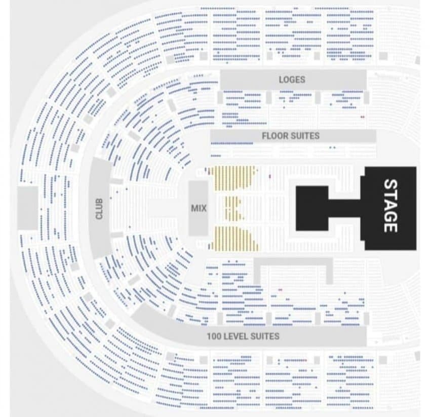 a1071364's tweet photo. Rumors are circulating that aespa's LA concert—the only sold-out show of their US tour—wasn't actually sold out, but rather that they simply never reopened the seats previously blocked off in a zigzag pattern. https://t.co/Z0uq57TmHm