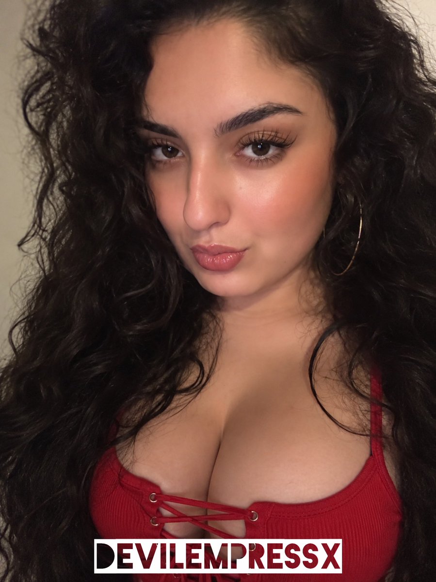 DevilEmpressX's tweet photo. Halt es, schau mich an, sende 50 ohne zu blinzeln.

#findom #finsub #geldherrin https://t.co/VXanFk5eDH