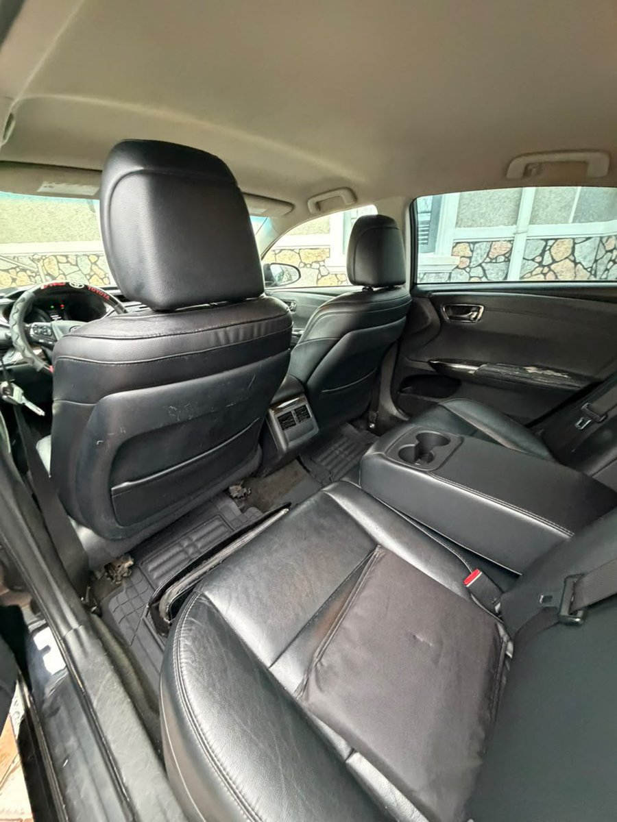 FtEE_autos's tweet photo. 2016 Toyota Avalon XLE for 13.5m Abuja slt https://t.co/uvCpev7YU9