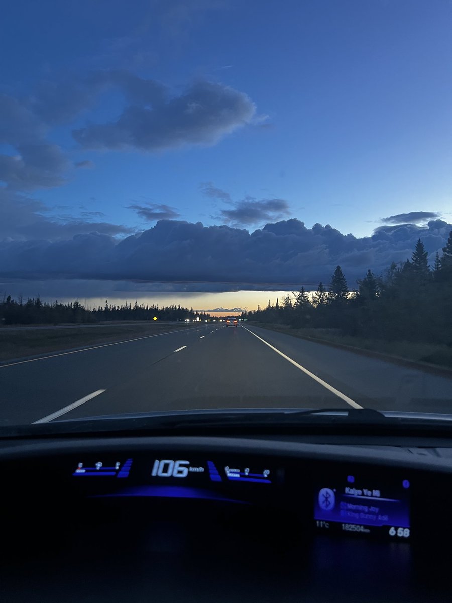 cellularanjola's tweet photo. Caught sunrise on the 115 today:)) https://t.co/ZjOldSwt3l
