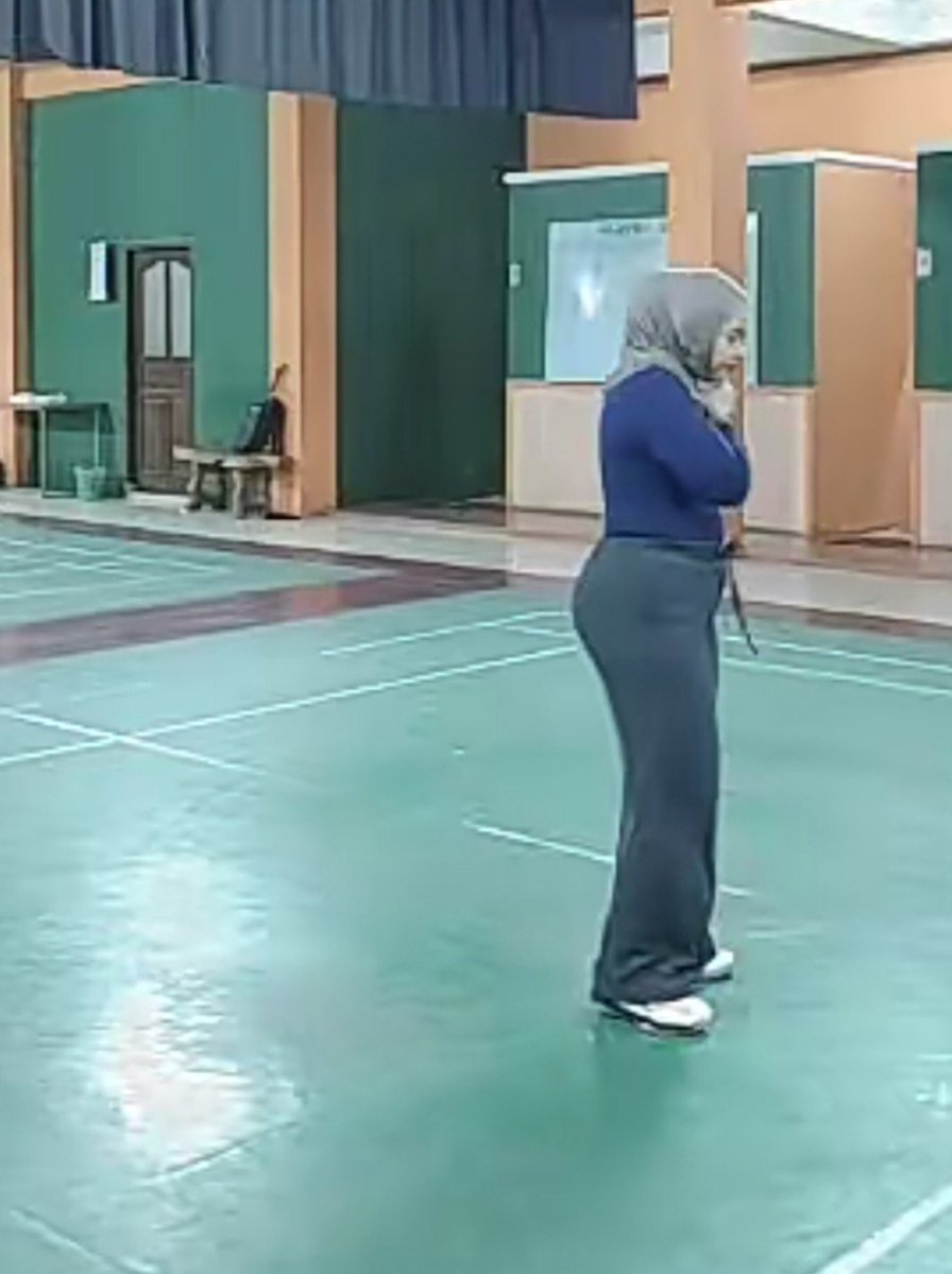 YYaparah51135's tweet photo. binor minta di temenin main bulutangkis 🏸
#bulutangkis
#fypシ゚viral
#stw
#binor
#fantasi
#meme
#onepiece
#istriorang
#istriorangkesepian
#crot
#modecrot
#bacol https://t.co/rbd6AiUSeV