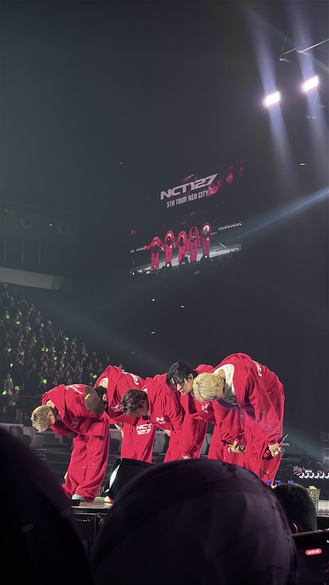 jaenoow's tweet photo. "cuti karena alasan keluarga"
keluarga yang dimaksud:

#NCT127 #THE_REDLINE #JAKARTA #NCT127_5TH_NEOCITY_THE_REDLINE https://t.co/qjCz68vh6x
