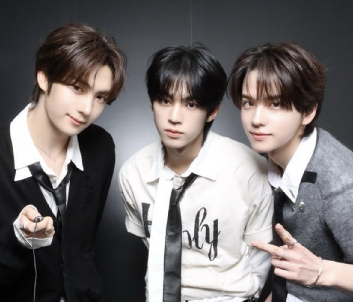 allmyloversindo's tweet photo. 사모즈 사랑하는 사이랑 트친되실부운💕
#42트친소 #사이트친소 https://t.co/unDL9KDCia