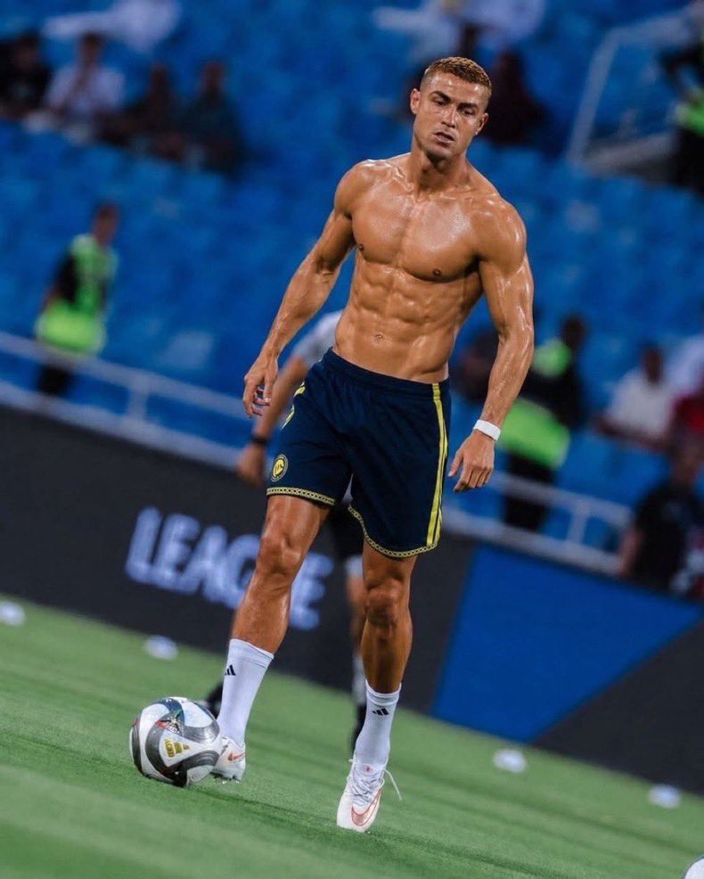 earnwitslado's tweet photo. Real men are simple,I post Ronaldo they like 🍦 https://t.co/fl17f4LQOv