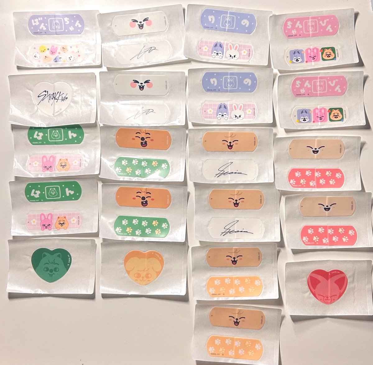 k_k_mp's tweet photo. 【交換】straykids skzoo スキズ CharmAid
 絆創膏

．

譲 ┈ 画像1枚目

求 ┈ 画像2枚目～4枚目

．

郵送または仙台手渡し可能です◎ https://t.co/sJyYgdtJWQ