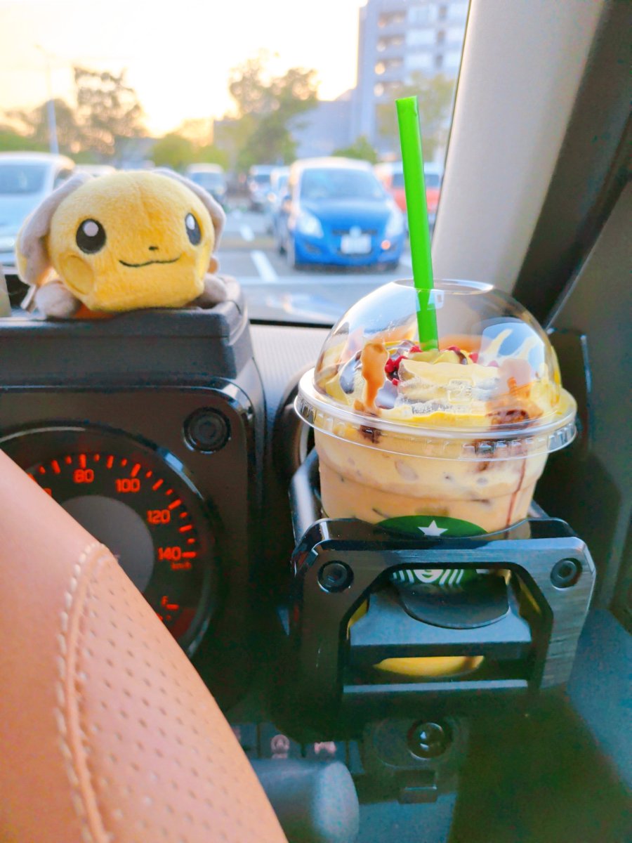 y61036's tweet photo. ﾋﾟｶﾗﾃ飲んできた✌️
残りはｲﾗｽﾄ作業中に飲む。 https://t.co/92M7Xn6Ls3