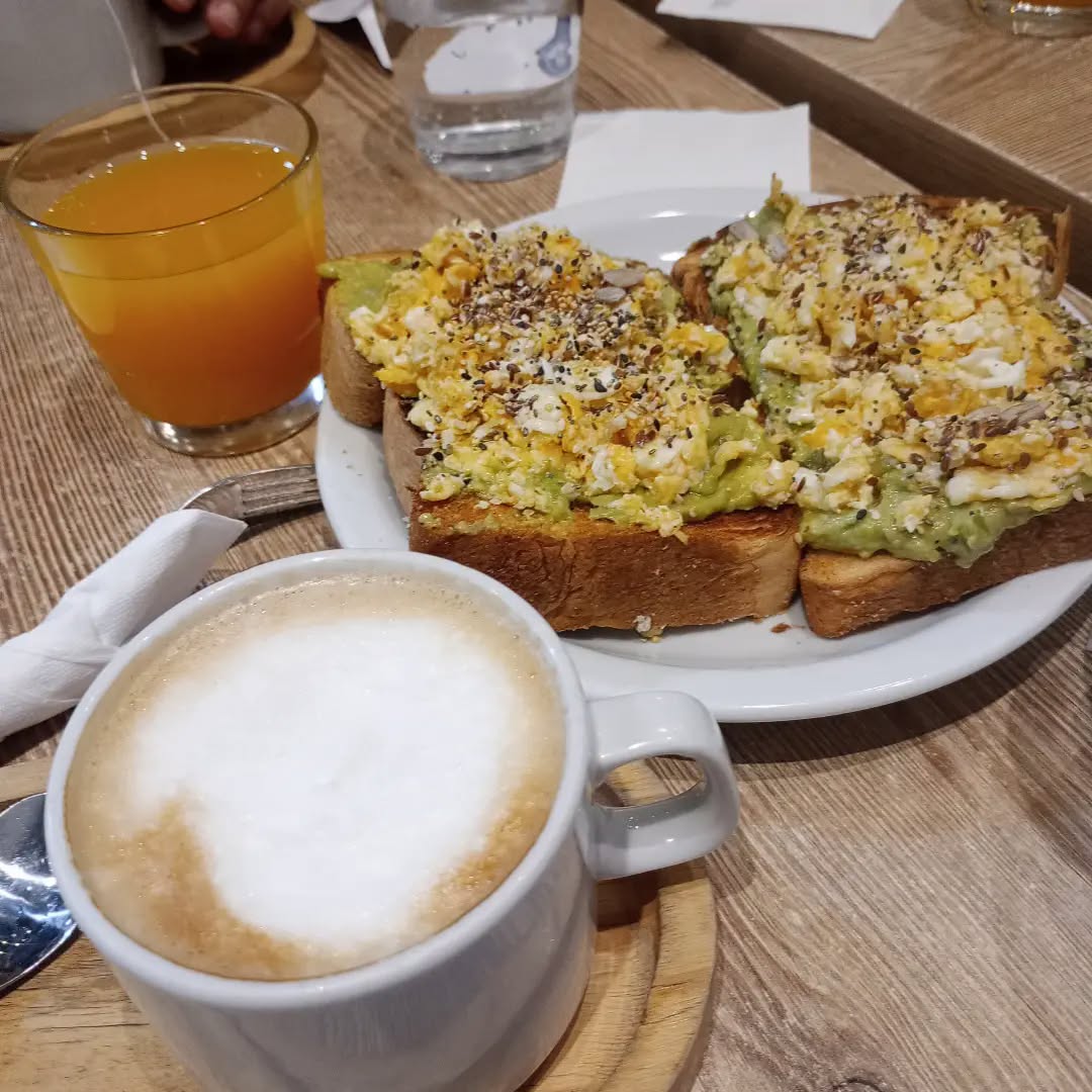 luzmorochaarge3's tweet photo. Buenassssssss
Vamos a meterle energía al cuerpo, que  es lunes y hay que trabajar, esperemos vivir  con dignidad y esperanza, para eso estamos compañeros y compañeras, siempre diferenciandonos de los parasitos psicoticos que nos gobiernan
Saluditos https://t.co/Jka1wknGWC