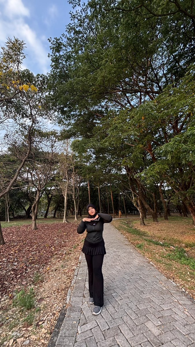 shamineeeeee's tweet photo. Jogging duls https://t.co/VoKnJBS7dA