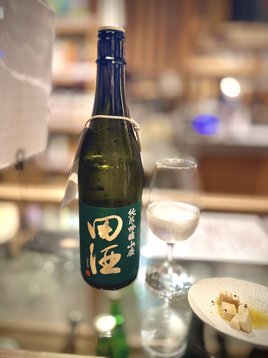 t_0_m_0_713's tweet photo. 山廃も甘くて美味しかったですが活性酒美味すぎる🤩
ベストタイミングで唐揚げ頼んだので綺麗は女性店員にイジられました🤣 https://t.co/PJPrpVzkLD