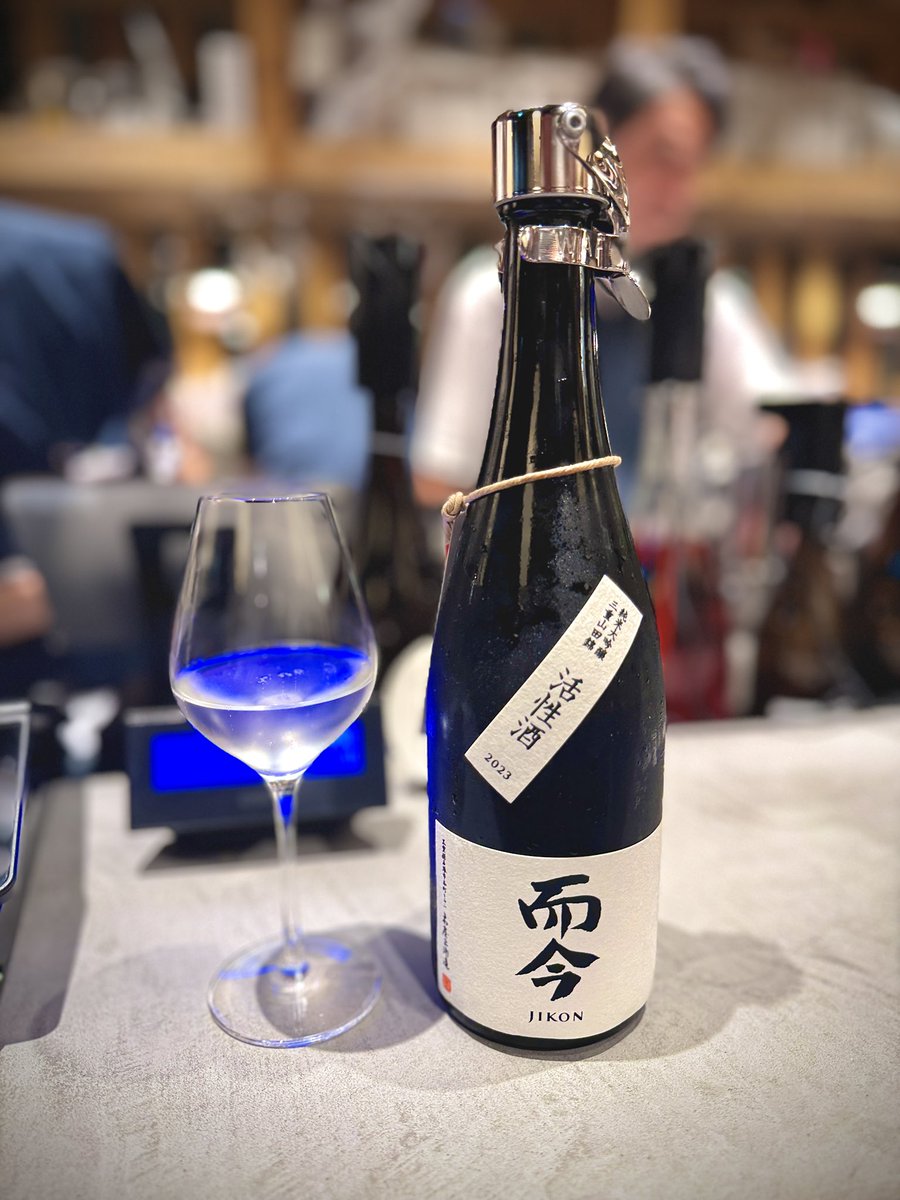 t_0_m_0_713's tweet photo. 山廃も甘くて美味しかったですが活性酒美味すぎる🤩
ベストタイミングで唐揚げ頼んだので綺麗は女性店員にイジられました🤣 https://t.co/PJPrpVzkLD