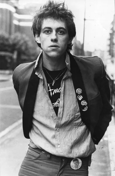 NewYorkCheesy's tweet photo. Happy Birthday 🎈🎙️
#BobGeldof 7️⃣5️⃣
#TheBoomtownRats
‘Joey's On The Street Again’
https://t.co/HFYIR8odTn via @YouTube https://t.co/YOy5yMOpDv