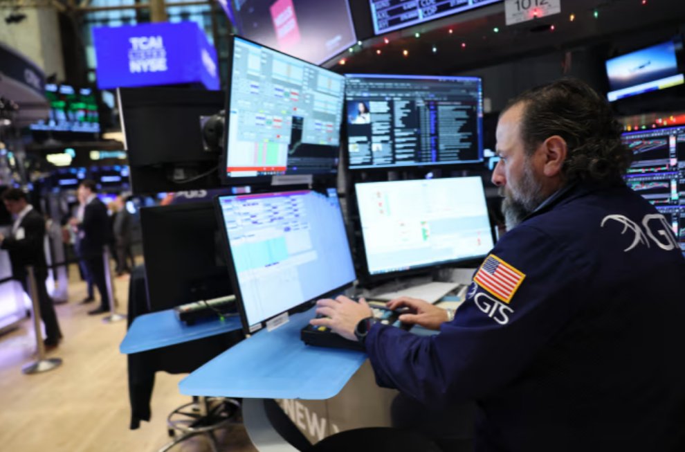 SeanMitchellF4's tweet photo. Three numbers into the bell. Hold: NQ above Friday’s settlement. Fail: 10-year back through 5.30%, or Brent back through $103. The jobs miss already did its job.

#QQQ #Stocks https://t.co/ndBz7EM36Y