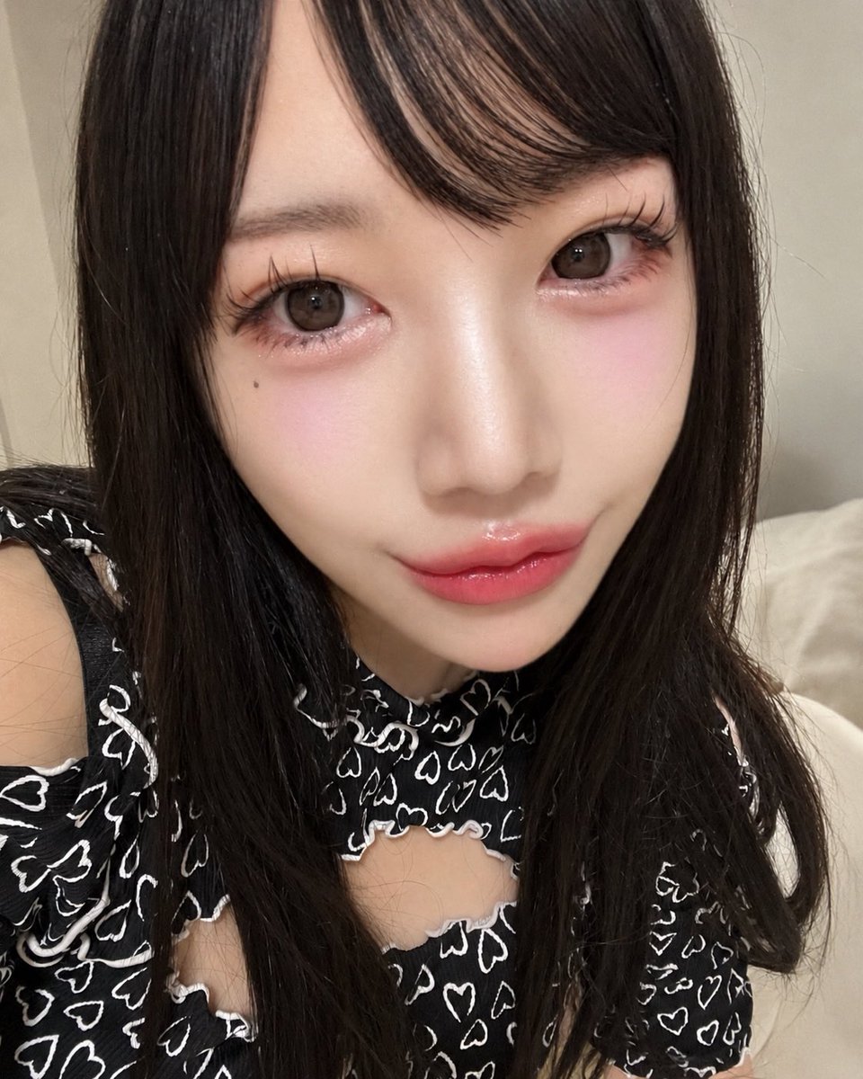 ChanmomoWitch's tweet photo. みんなからの愛を感じるたびにもっと可愛くならなきゃって思う。
これからも整形もするし、色々あるからダイエットもがんばるよんっ
桃子は身の修行も心の修行も大好き
自分で自分も愛してあげたいし、ほまに勉強と修行だらけで、日々は一瞬だねえ🫶 https://t.co/VGEPsLdqRY