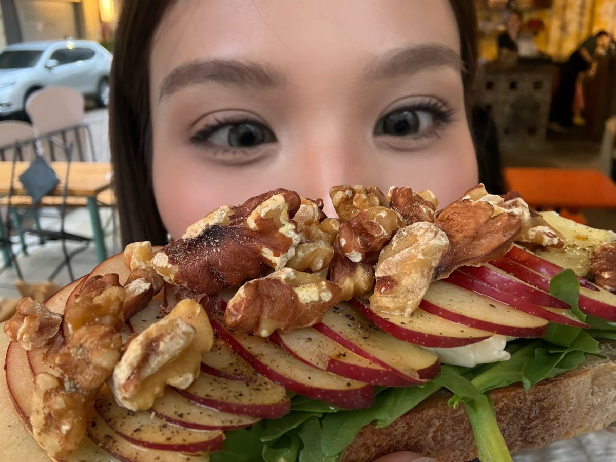 beonnnie's tweet photo. 🤓🥪 https://t.co/wqSCVRMydq