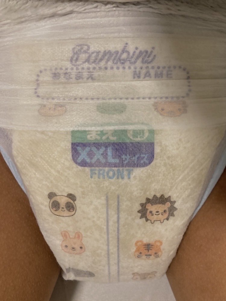 240306_'s tweet photo. おもらしした！
めっちゃ黄色い笑

 #おむつ #ABDL https://t.co/p4YbN9gVYS