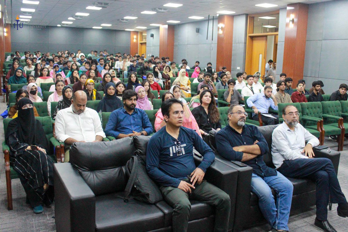 ITUPunjab's tweet photo. ITU Main Campus buzzed with energy on Aug 27-28 as the new batch &amp; parents joined a vibrant orientation! Packed auditorium, inspiring talks from faculty &amp; admin, and pure excitement as freshers kicked off their journey. with a proper guidance on academics, scholarships &amp; more. https://t.co/E7E7NrZyIu