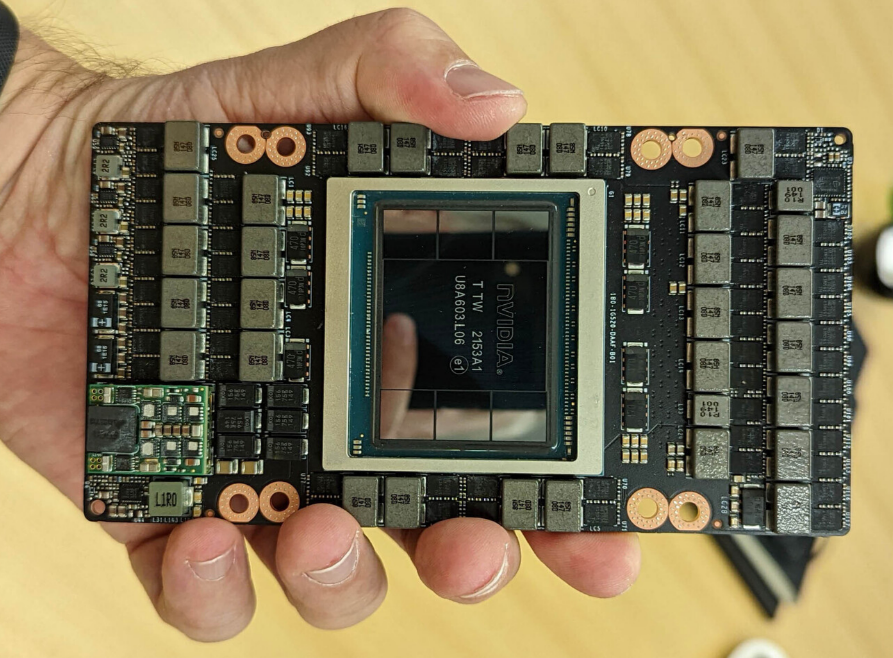 MichaelCarrzna's tweet photo. Friday’s tape was a short list. SOX +2.4%. Nvidia tagged $237.87, about $5.7 trillion. AMD is in the $1 trillion club. Equal-weight S&amp;P only managed about +0.3%. The index is fine. The average stock is not.

#NVDA #SOXX https://t.co/v5MSYQfkte