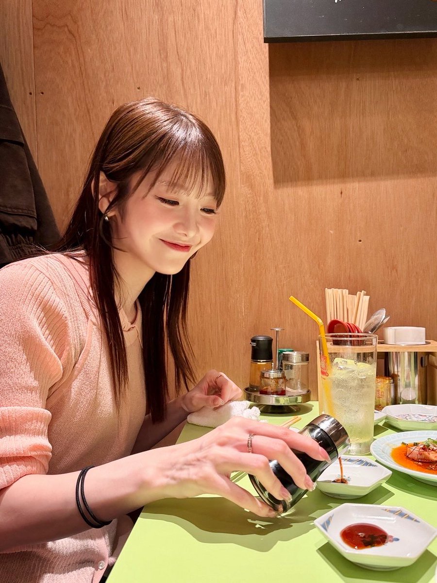 mmk_hnzw's tweet photo. 一緒にごはんいったら
みんなのおしょうゆもいれます🥟 https://t.co/TTeW9ce9s2