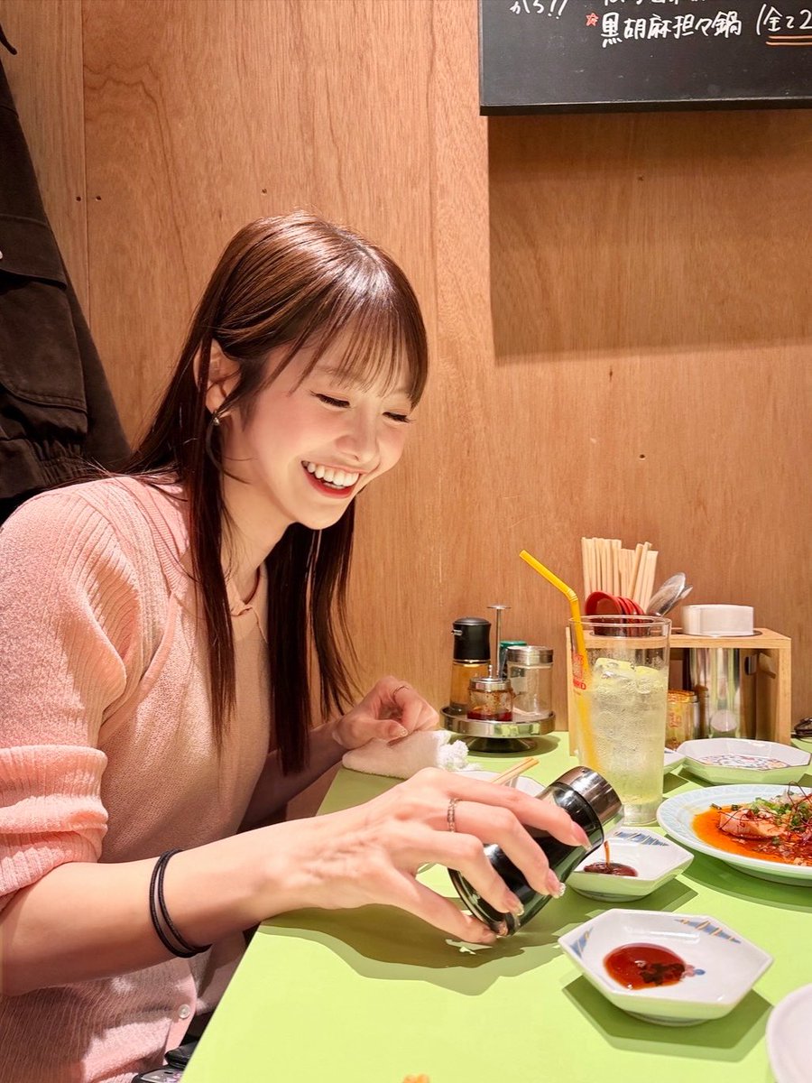 mmk_hnzw's tweet photo. 一緒にごはんいったら
みんなのおしょうゆもいれます🥟 https://t.co/TTeW9ce9s2