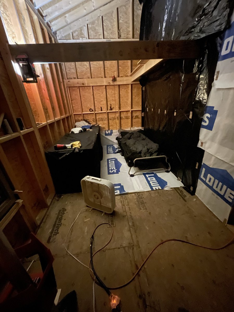 H3NTVI's tweet photo. // Dream of Palaces and Countrysides //
Just spent the first ever night in Studio 2.0!!!
#solobuild #H3NTVIRL #streamer #framer #carpentry https://t.co/mWYYBHCer0