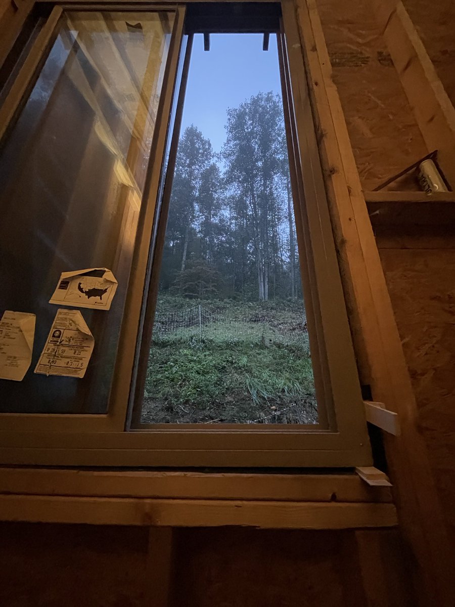 H3NTVI's tweet photo. // Dream of Palaces and Countrysides //
Just spent the first ever night in Studio 2.0!!!
#solobuild #H3NTVIRL #streamer #framer #carpentry https://t.co/mWYYBHCer0