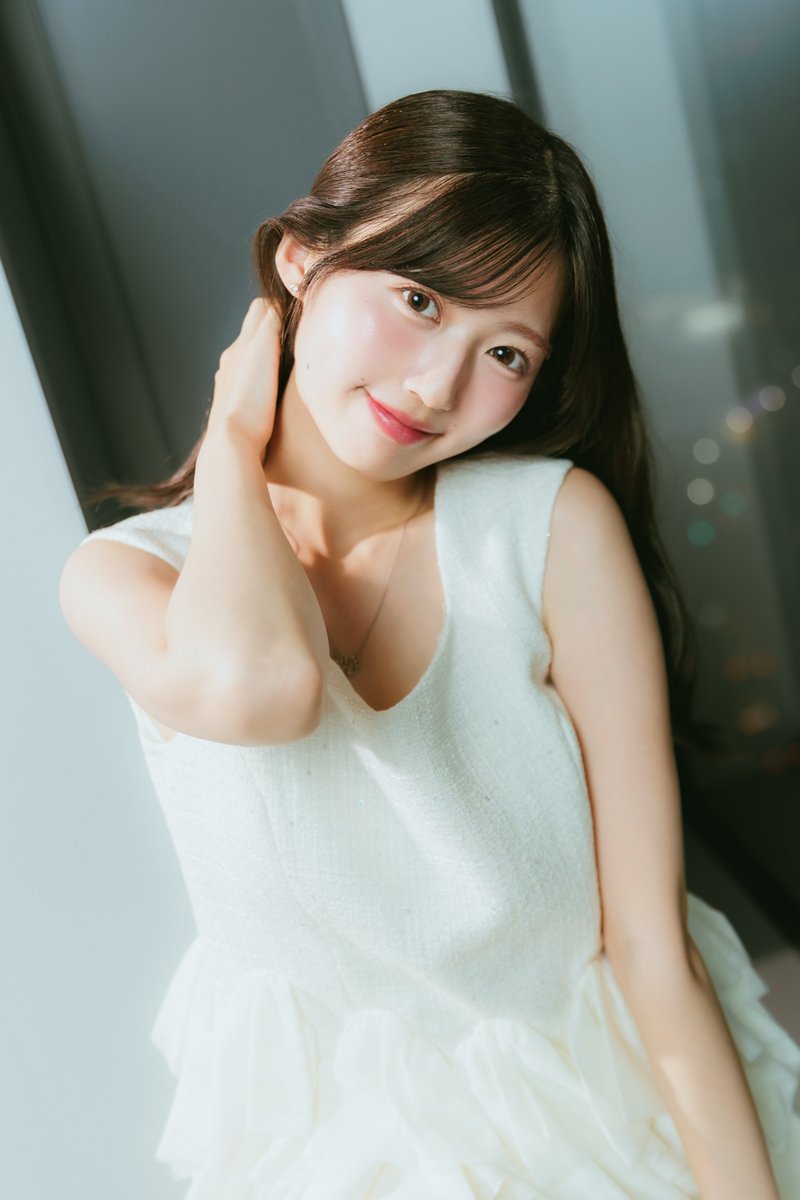 s_reina_mv0923's tweet photo. 「なんで私がそこにいないんだろう...」

そう思ったことが、もう一度アイドルを目指すきっかけでした。
⁡
メガバンクを9か月で退職して、今はMixVeilとして活動しています！

あのとき何を考えていたのか、どうしてもう一度アイドルをやろうと思ったのか、これからどうなっていきたいのか、全て赤裸々にお話させていただきました！

「ENTAME next」さんに、前編・後編にわたって掲載していただいております。

普段SNSではあまり話していないことも話してるのでよかったら読んでください💙

前編
https://t.co/bqOdVcjjdA

後編
https://t.co/AIjiURm0z6