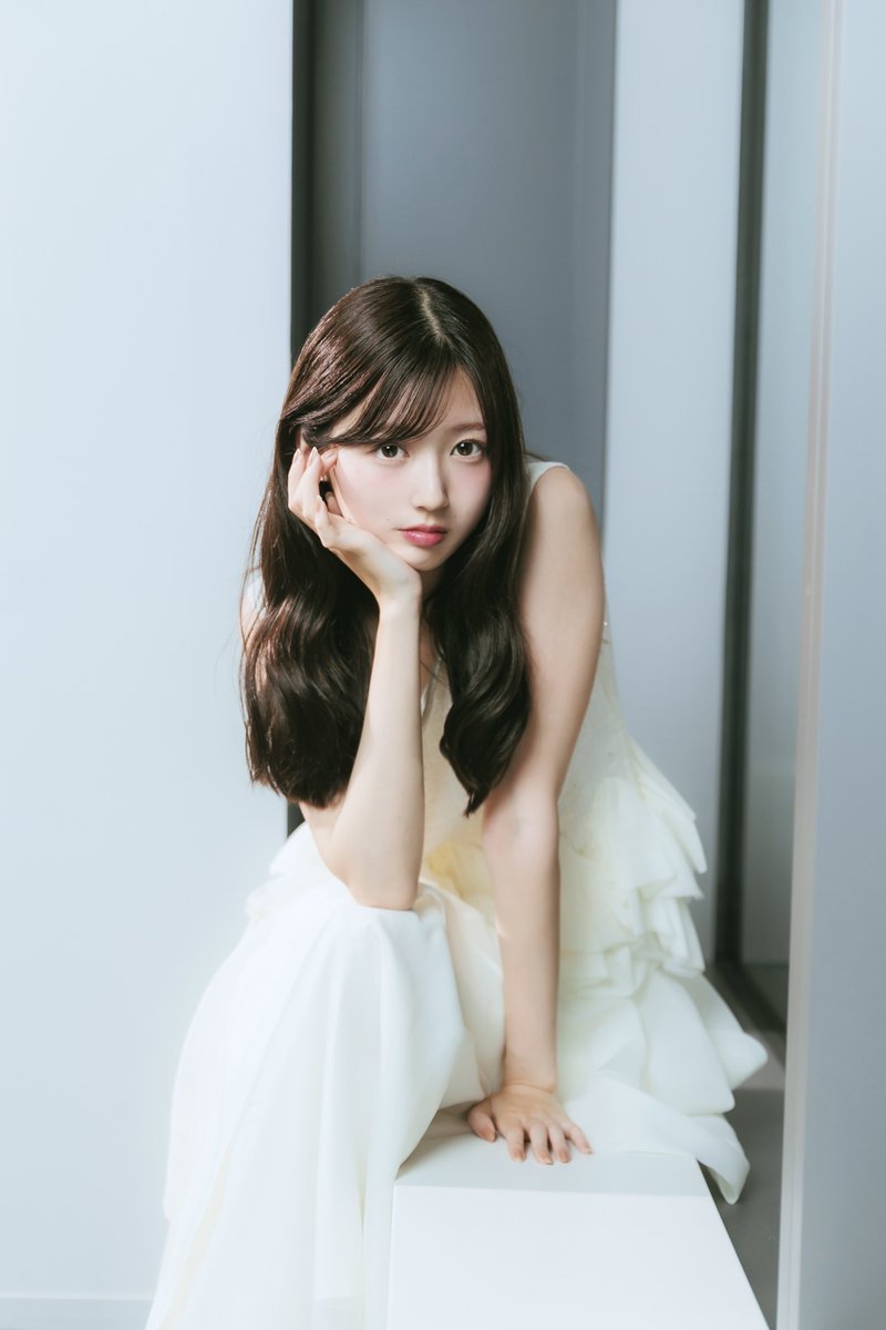 s_reina_mv0923's tweet photo. 「なんで私がそこにいないんだろう...」

そう思ったことが、もう一度アイドルを目指すきっかけでした。
⁡
メガバンクを9か月で退職して、今はMixVeilとして活動しています！

あのとき何を考えていたのか、どうしてもう一度アイドルをやろうと思ったのか、これからどうなっていきたいのか、全て赤裸々にお話させていただきました！

「ENTAME next」さんに、前編・後編にわたって掲載していただいております。

普段SNSではあまり話していないことも話してるのでよかったら読んでください💙

前編
https://t.co/bqOdVcjjdA

後編
https://t.co/AIjiURm0z6